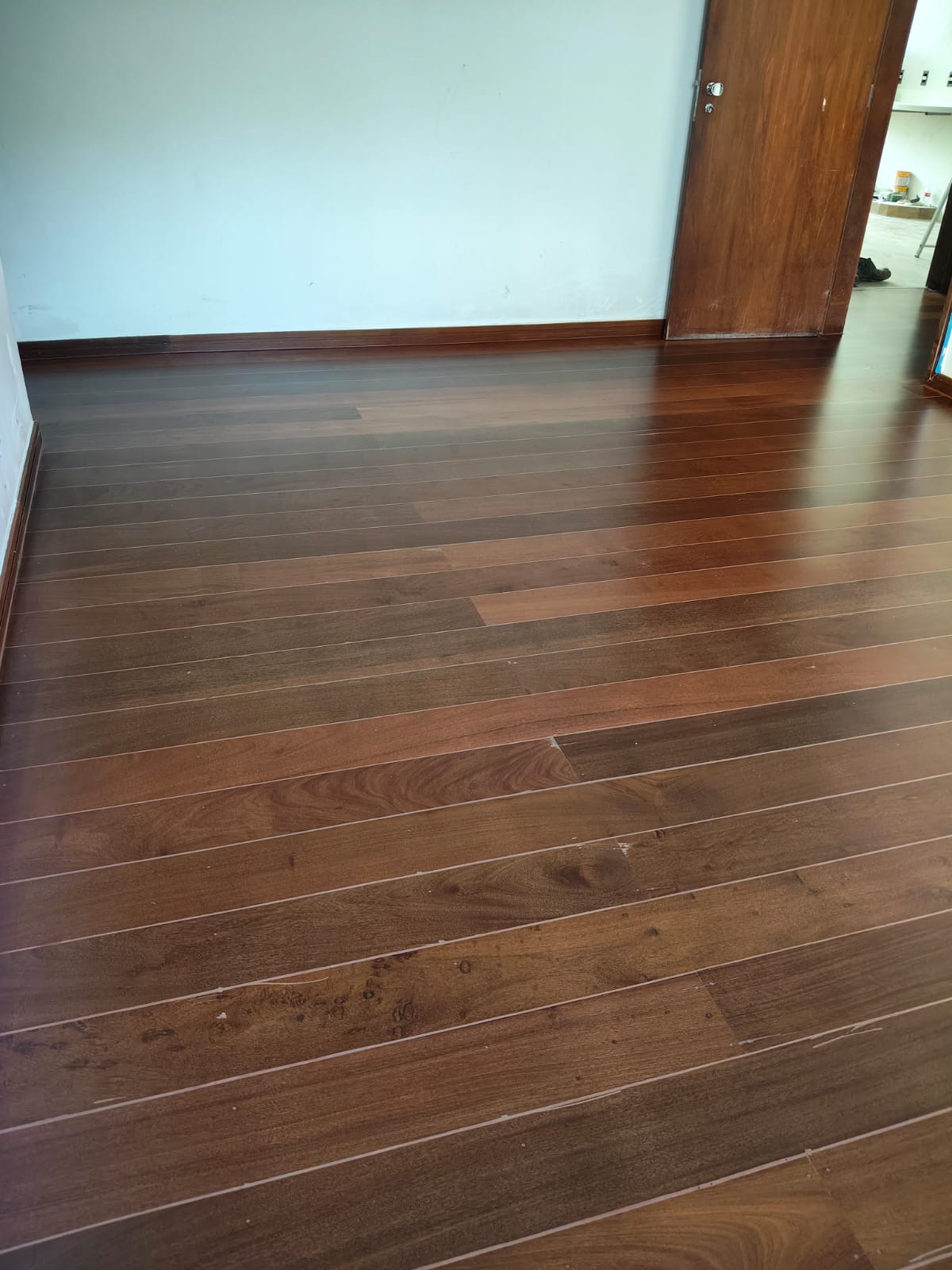 Aplicação de sinteco em sala ampla — Belo Horizonte